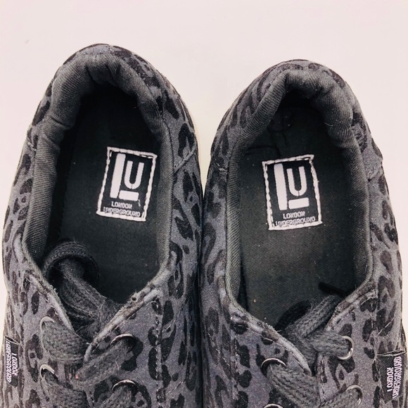 LONDON UNDERGROUND WOMENS BLACK SNEAKERS SIZE 9.5M - Picture 7 of 10